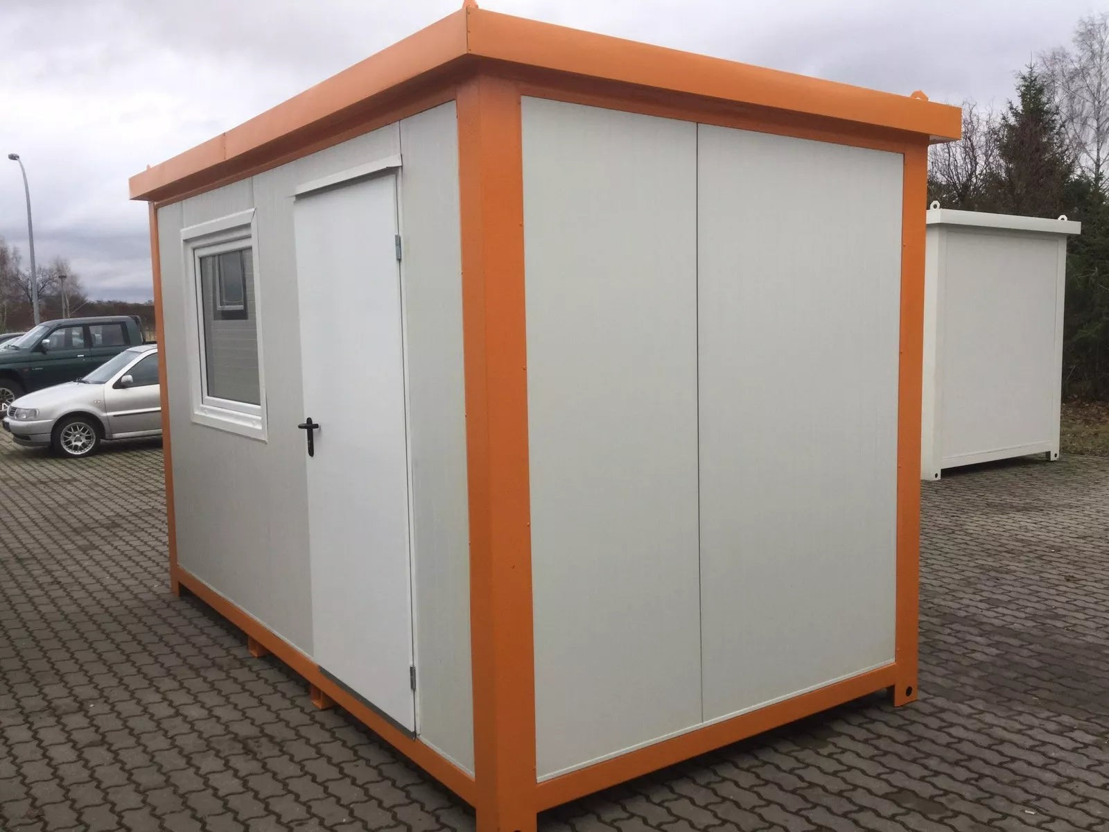 Nouveau conteneur de bureau 4×2,4 m – Cabine de sécurité / Contrôle d'accès – 9,6 m²