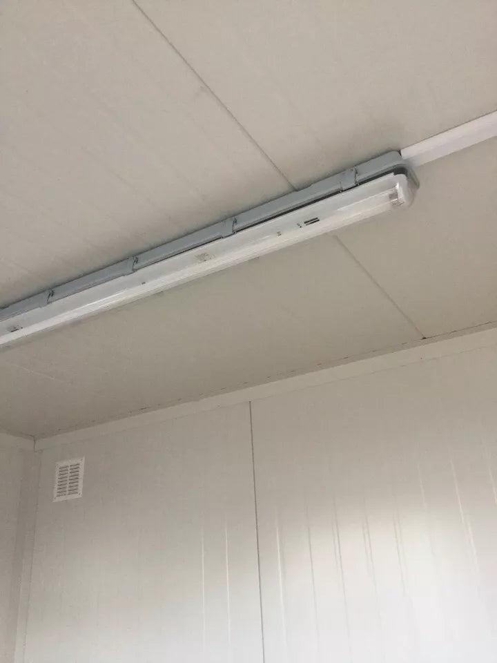 Nouveau conteneur de bureau 4×2,4 m – Cabine de sécurité / Contrôle d'accès – 9,6 m²