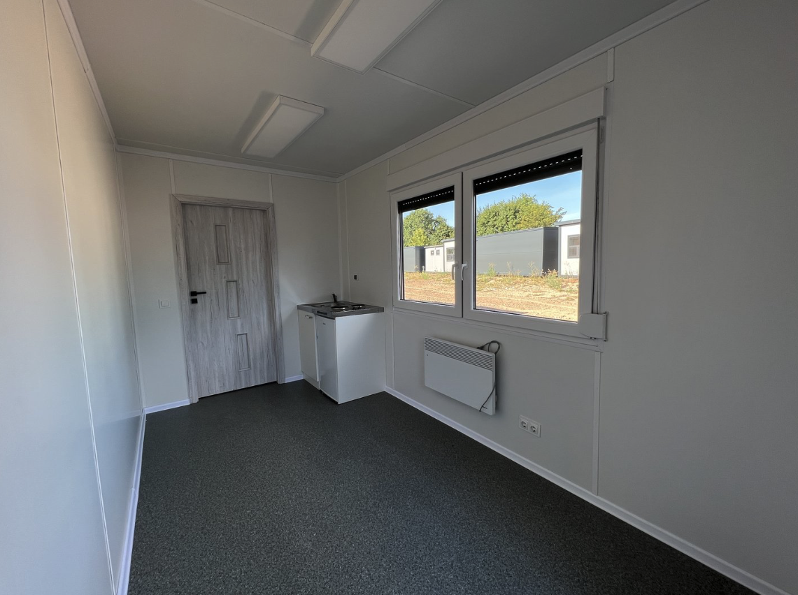 Conteneur résidentiel 6,00 × 2,44 m – Avec cuisine, salle de bain et douche