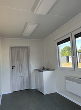 Conteneur résidentiel 6,00 × 2,44 m – Avec cuisine, salle de bain et douche