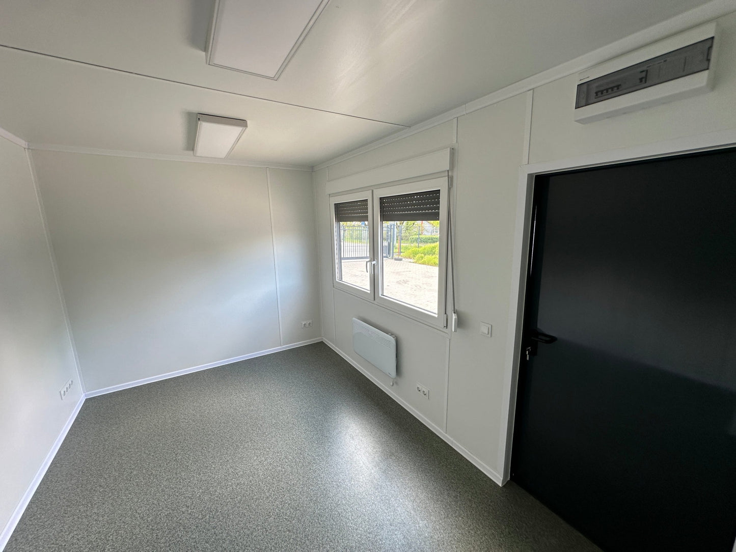 Container abitativo 6,00 × 3,00 m – Con cucina, bagno e doccia