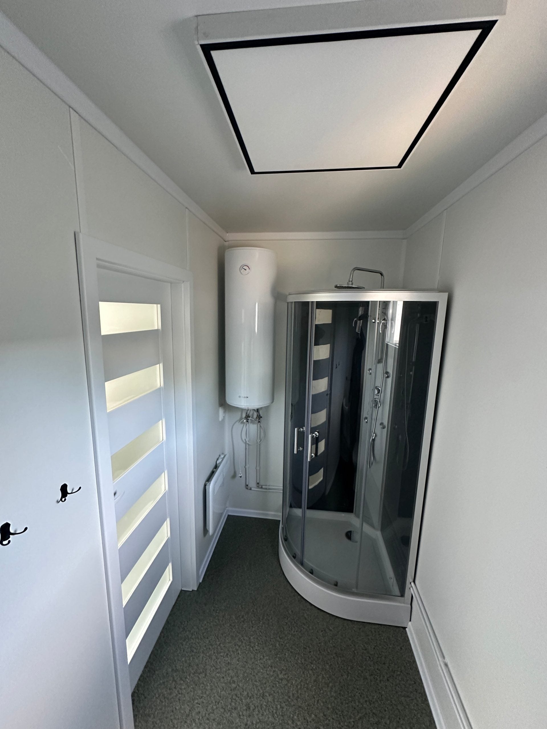 Container abitativo 6,00 × 3,00 m – Con cucina, bagno e doccia