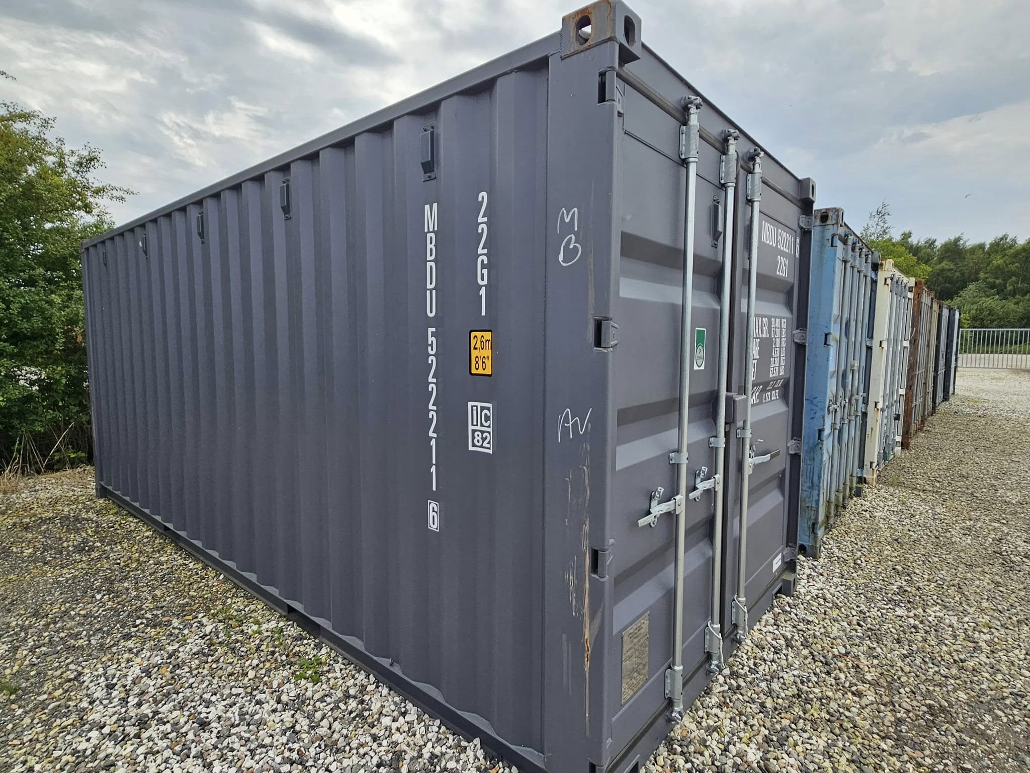 Nouveau conteneur isolé de 20 pieds en RAL 7016 – avec Easy Lock