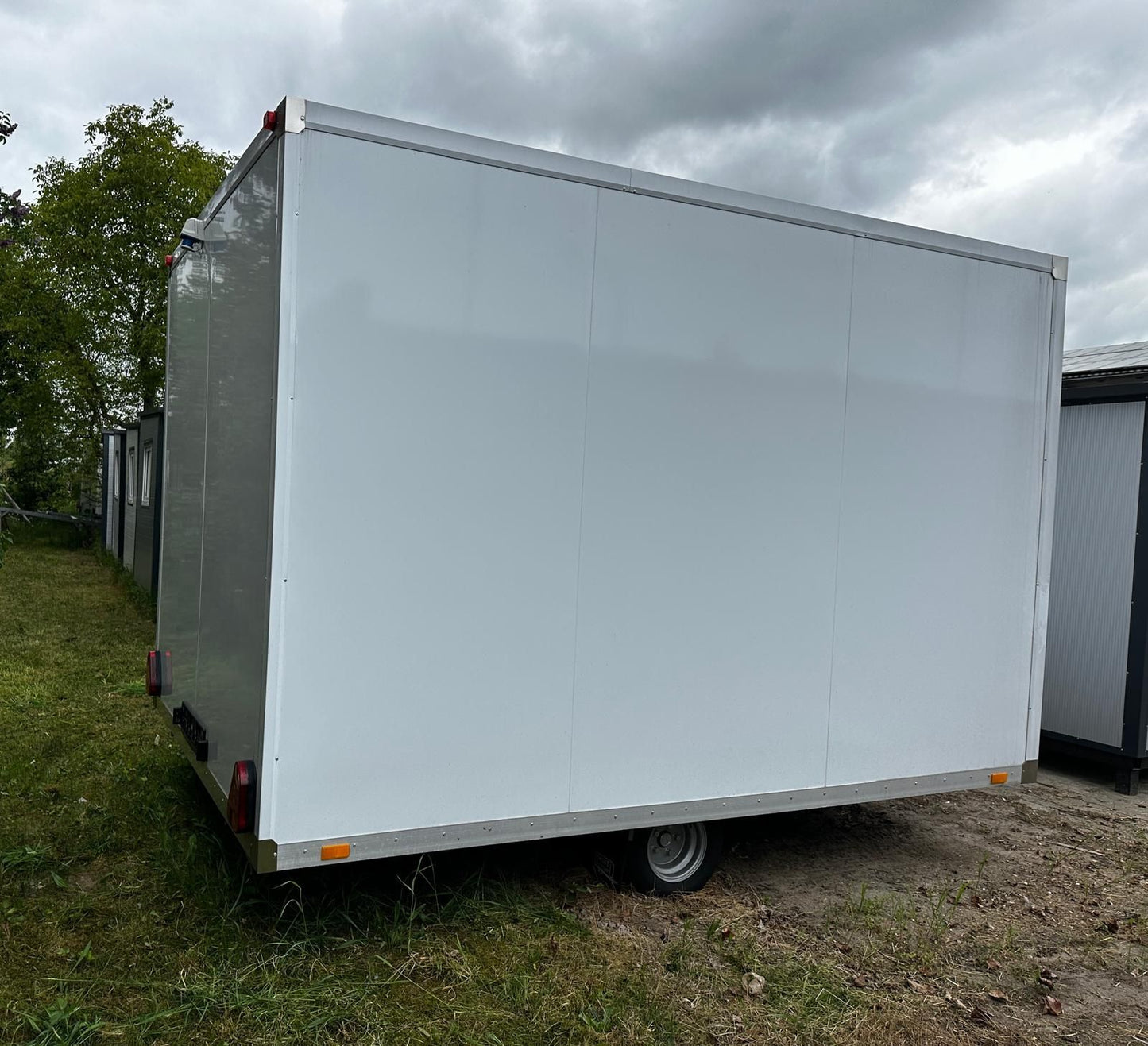 WC-Anhänger Damen / Herren mit 3 WCs und 2 Urinalen