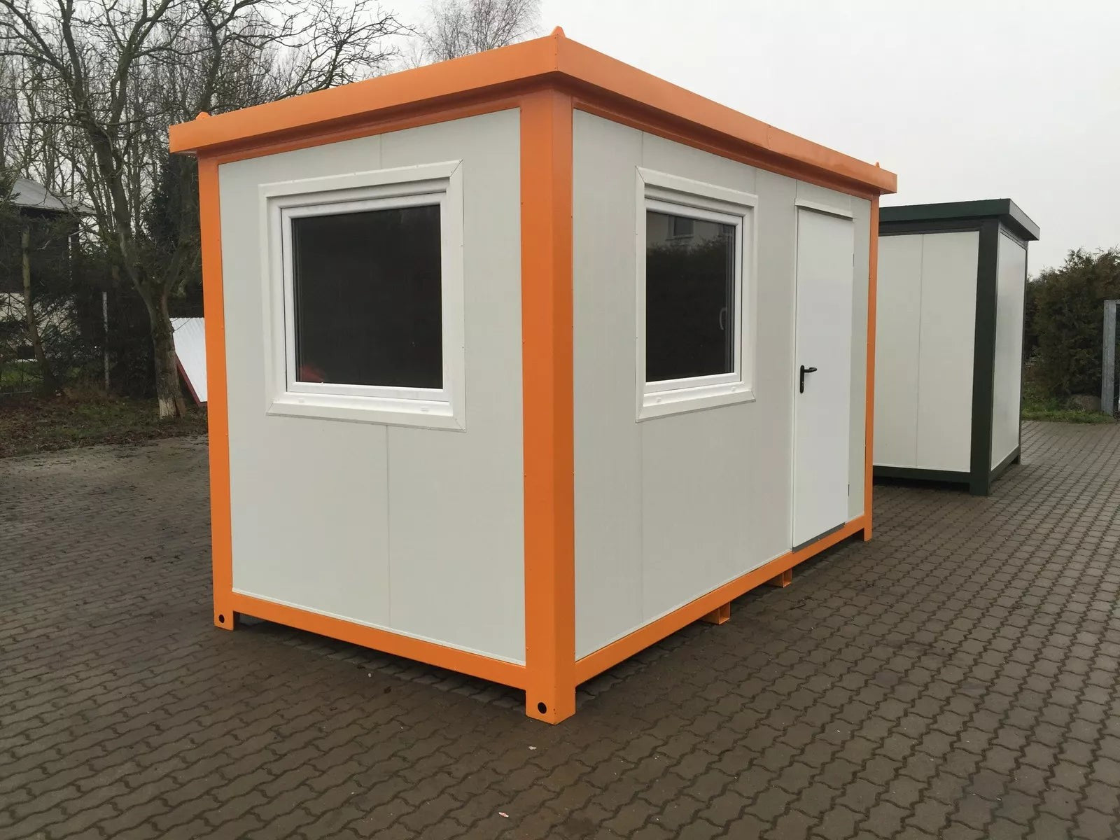 Nouveau conteneur de bureau 4×2,4 m – Cabine de sécurité / Contrôle d'accès – 9,6 m²