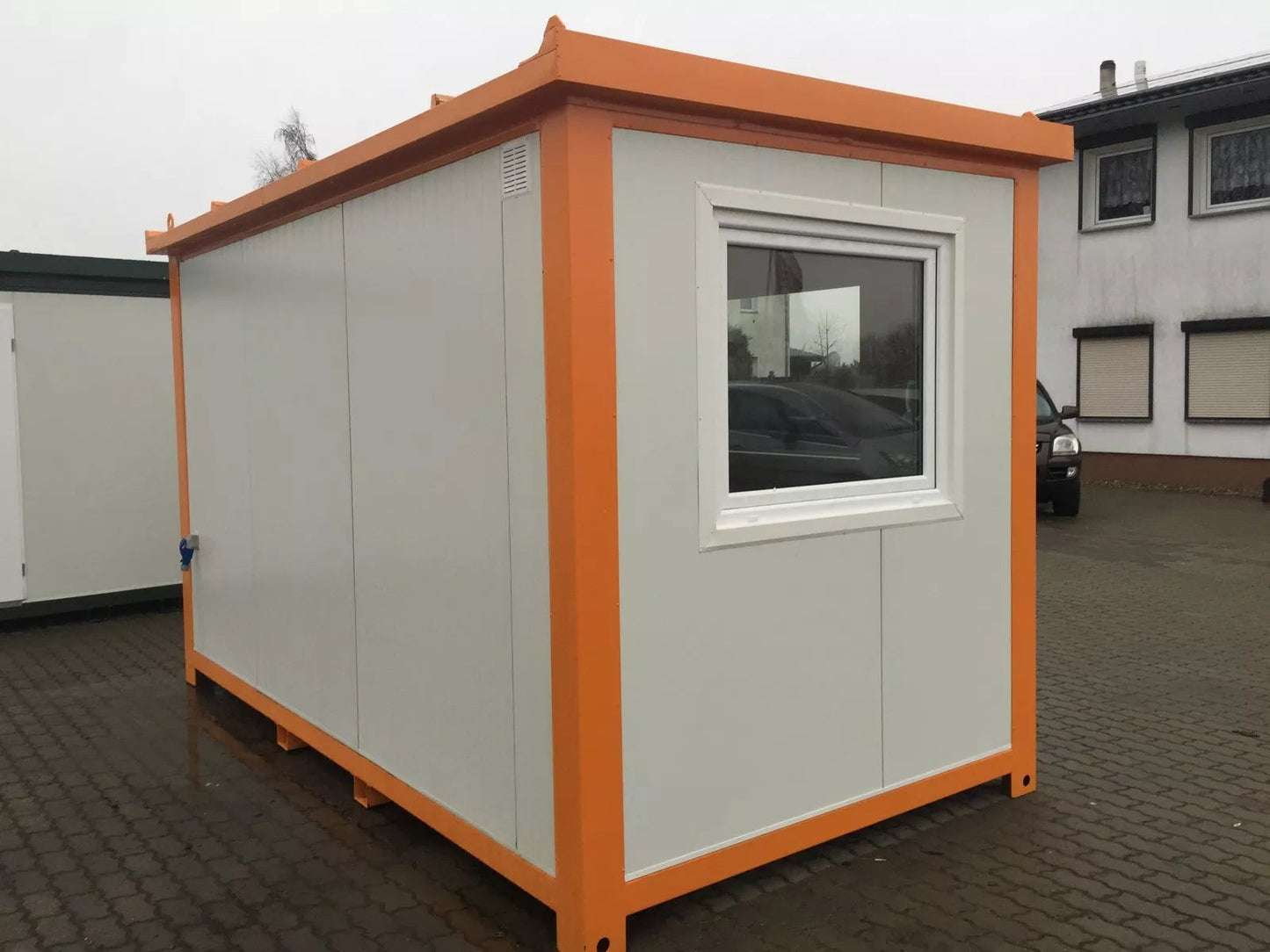 Nouveau conteneur de bureau 4×2,4 m – Cabine de sécurité / Contrôle d'accès – 9,6 m²
