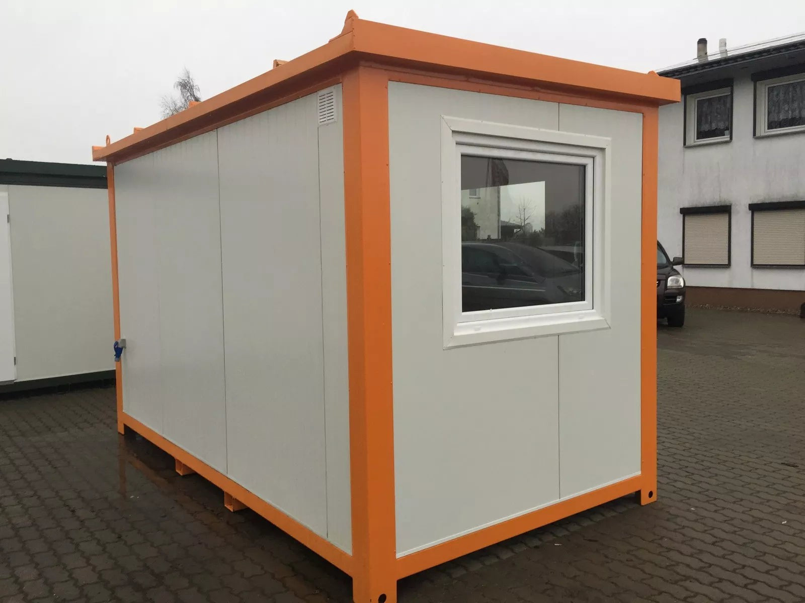 Nouveau conteneur de bureau 4×2,4 m – Cabine de sécurité / Contrôle d'accès – 9,6 m²